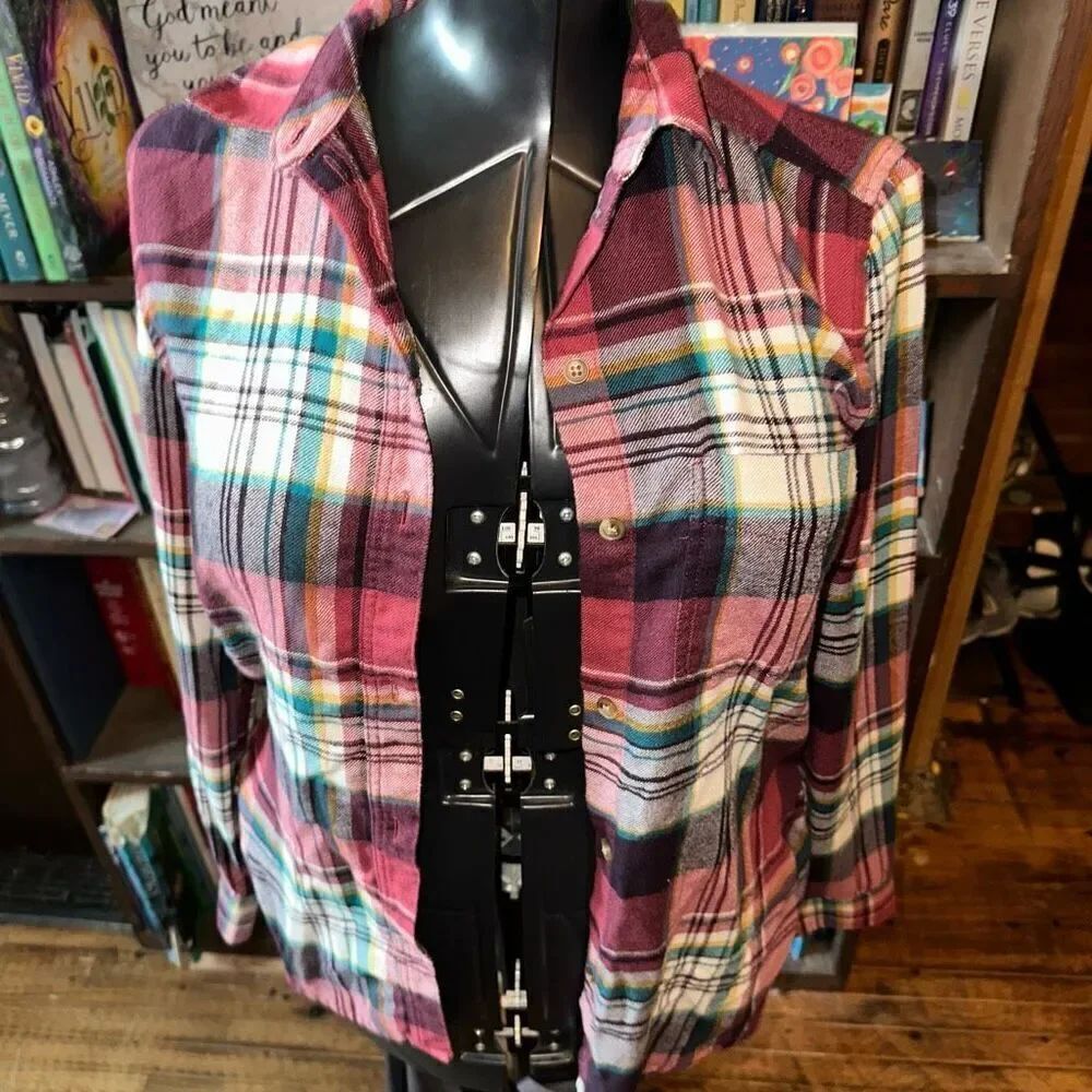 American Eagle red plaid ahmazingly soft S boyfriend shirt